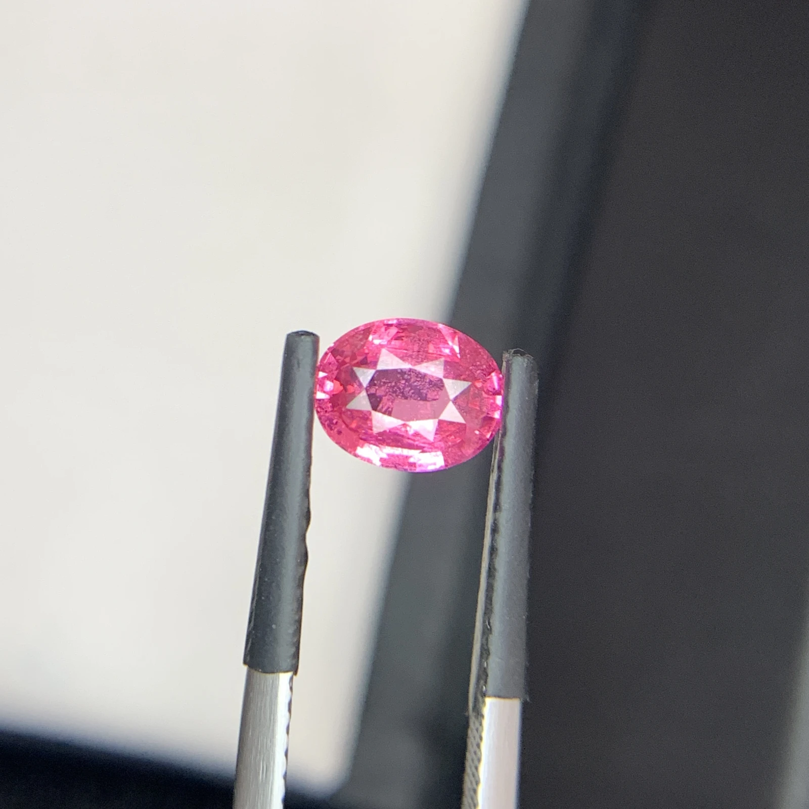 Natural Mahenge Spinel Vivid Pink 1.25 Carat Faceted Oval Shape Loose Gemstone — view 12